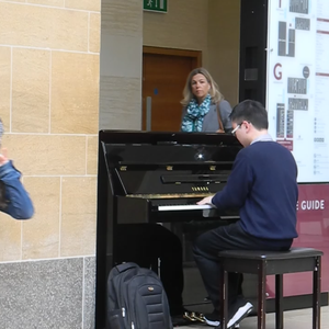 免费看裸体🔞🔞🔞吃胸
